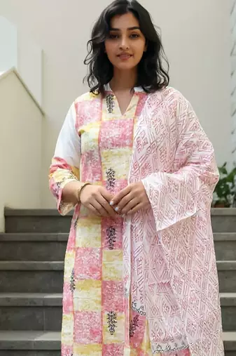 Women Checked Cotton Kurta with Palazzo & Dupatta