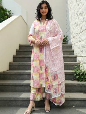 Women Checked Cotton Kurta with Palazzo & Dupatta 2