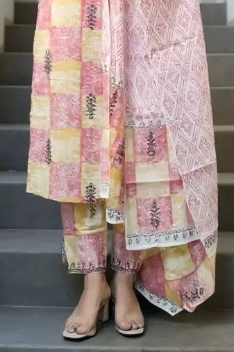 Women Checked Cotton Kurta with Palazzo & Dupatta