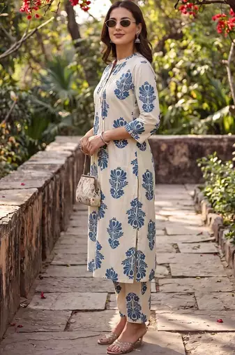 Women Ethnic Motifs Printed Cotton Kurta with Trousers