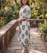 Women Ethnic Motifs Printed Cotton Kurta with Trousers
