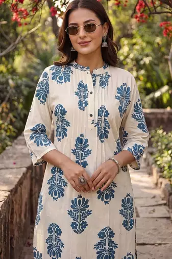Women Ethnic Motifs Printed Cotton Kurta with Trousers