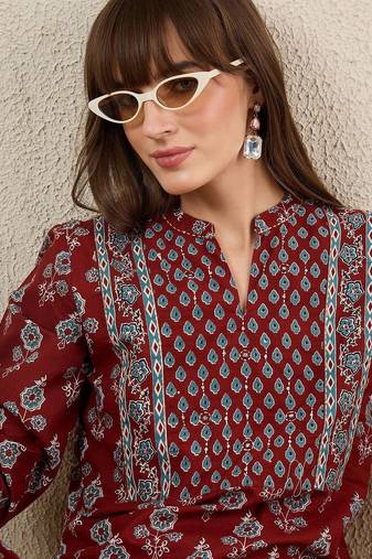 Women Floral Printed Cotton Kurta with Trousers