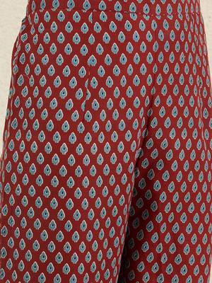 Women Floral Printed Cotton Kurta with Trousers 3