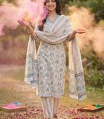 Women Ethnic Motifs Printed Cotton Kurta with Trousers & With Dupatta