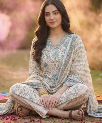 Women Ethnic Motifs Printed Cotton Kurta with Trousers & With Dupatta 4