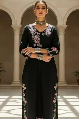 Women Floral Embroidered Thread Work Cotton Kurta with Trousers