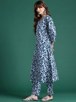 Printed Cotton Kurta & Trousers 6