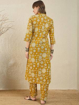Floral Printed Cotton Kurta With Trouser 3