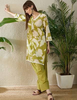 Floral Printed Cotton Straight Kurta With Trousers 2