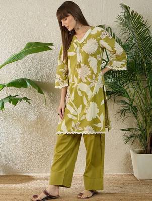 Floral Printed Cotton Straight Kurta With Trousers 4