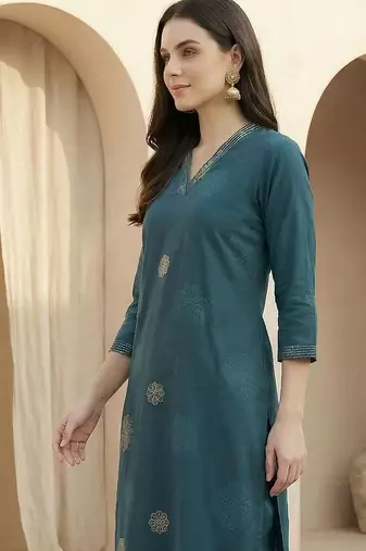 Women Floral Printed Sequinned Cotton Kurta with Trousers