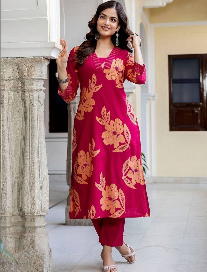 Women Printed Cotton Kurta with Trousers