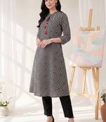 Women Printed Cotton Kurta with Trousers