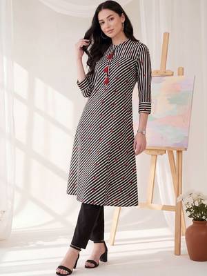 Women Printed Cotton Kurta with Trousers 6