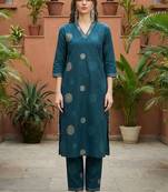 Women Floral Printed Sequinned Cotton Kurta with Trousers