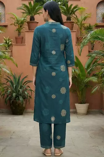 Women Floral Printed Sequinned Cotton Kurta with Trousers