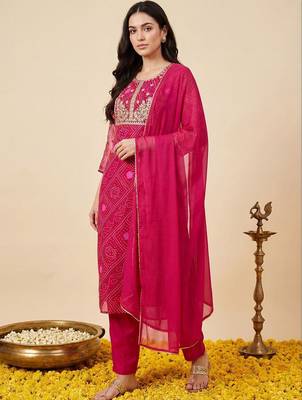 Women Bandhani Printed Kurta with Trousers & With Dupatta 1