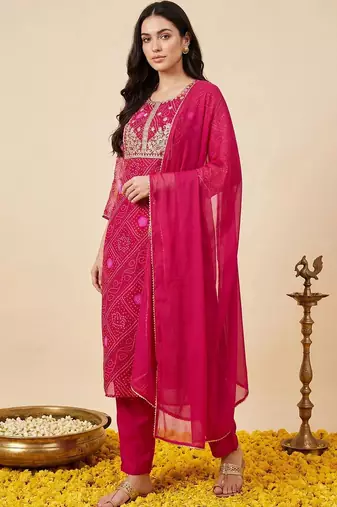 Women Bandhani Printed Kurta with Trousers & With Dupatta