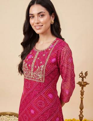 Women Bandhani Printed Kurta with Trousers & With Dupatta 2