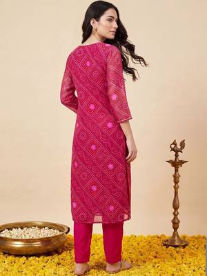 Women Bandhani Printed Kurta with Trousers & With Dupatta 6