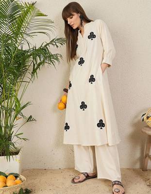 Floral Embroidered Mandarin Collar Thread Work Cotton A-Line Kurta & Palazzo 6