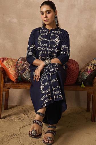 Women Motifs Embroidered Thread Work Cotton Kurta with Trousers