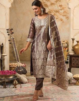 Women Kurta with Trousers & With Dupatta 1