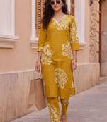 Women Floral Printed Cotton Kurta with Trousers