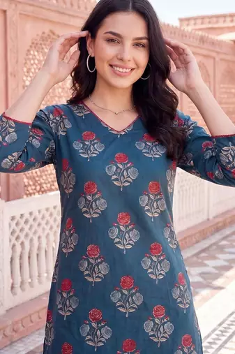 Women Floral Printed Cotton Kurta with Trousers