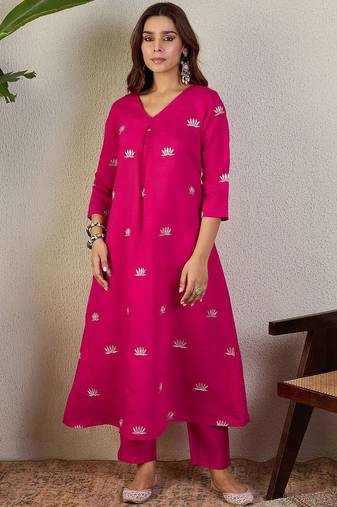 Women Ethnic Motifs Embroidered V-Neck Thread Work A-Line Kurta with Trousers