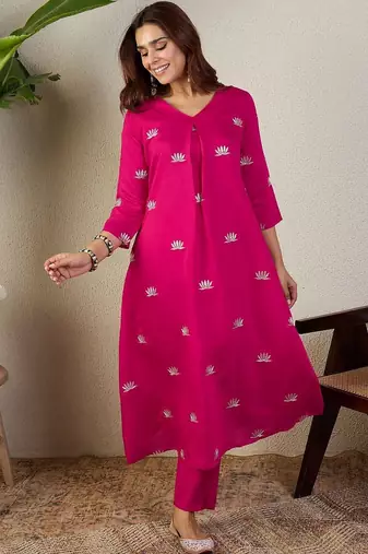 Women Ethnic Motifs Embroidered V-Neck Thread Work A-Line Kurta with Trousers