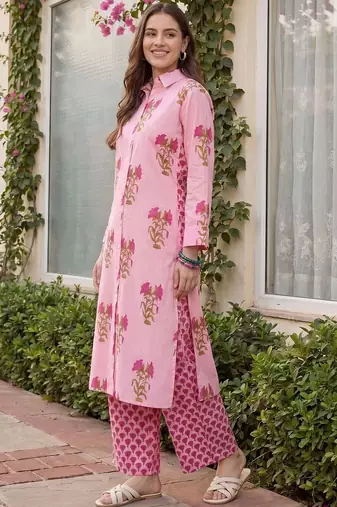 Women Floral Printed Cotton Kurta with Palazzos