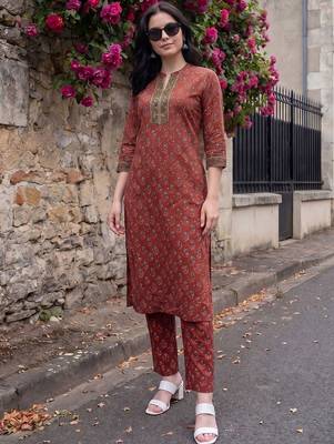 Women Ethnic Motifs Printed Thread Work Cotton Kurta with Trousers 1