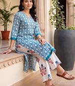 Women Floral Printed Thread Work Cotton Kurta with Trousers