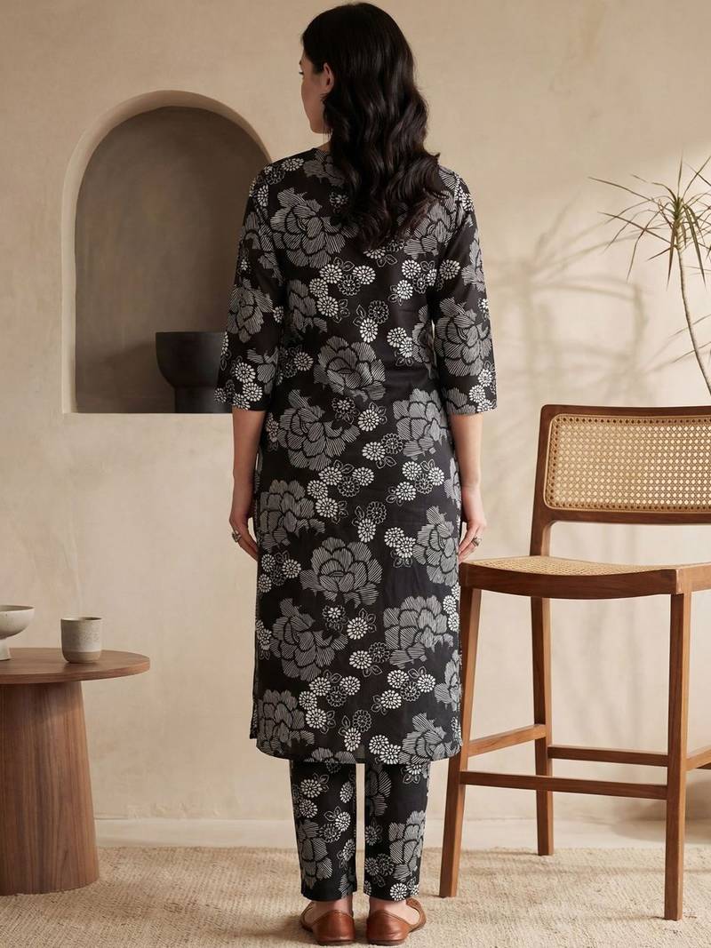 Women Floral Printed Cotton Kurta with Trousers