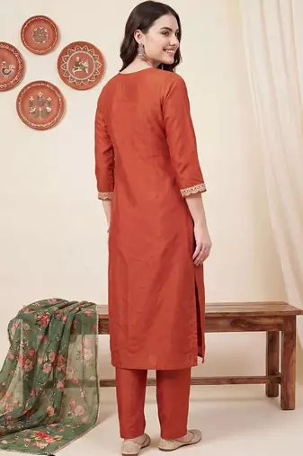 Women Ethnic Motifs Embroidered Kurta with Trousers & With Dupatta