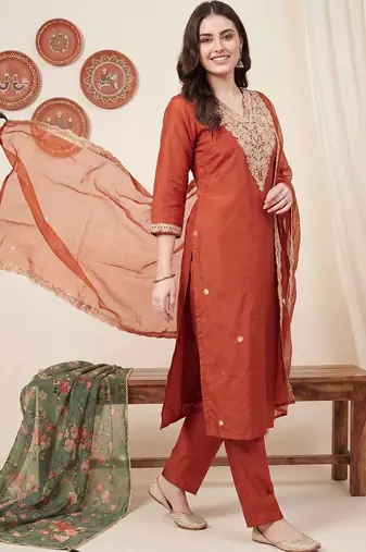 Women Ethnic Motifs Embroidered Kurta with Trousers & With Dupatta