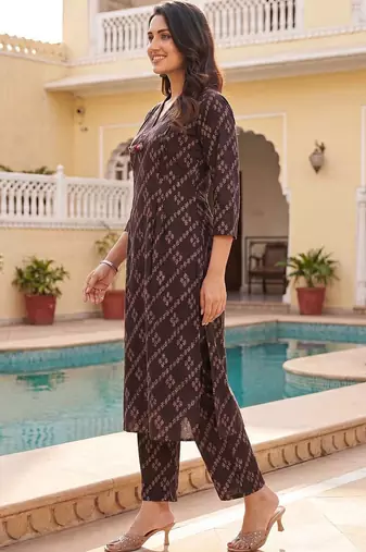 Women Ethnic Motifs Printed Cotton Kurta with Trousers