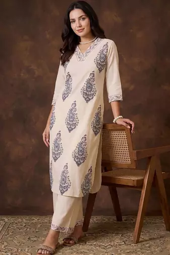 Women Paisley Printed Thread Work Cotton Kurta with Palazzos