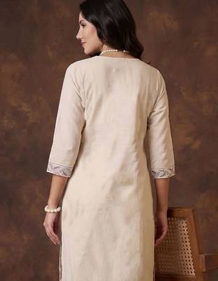 Women Paisley Printed Thread Work Cotton Kurta with Palazzos 5