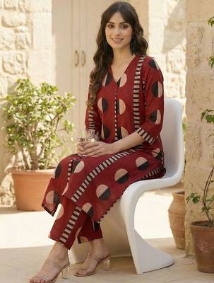 Women Printed Cotton Kurta with Trousers 2