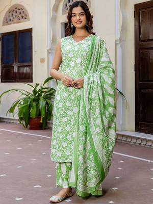 Floral Printed Cotton Kurta With Trousers & Dupatta 1