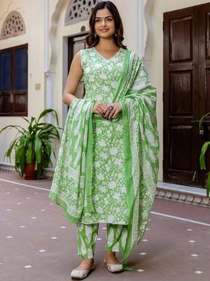 Floral Printed Cotton Kurta With Trousers & Dupatta 6
