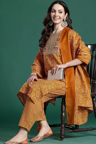 Women Ethnic Motifs Printed Cotton Kurta with Trousers & With Dupatta