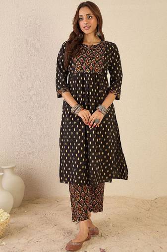 Women Printed Pleated Mirror Work Cotton Kurta with Trousers