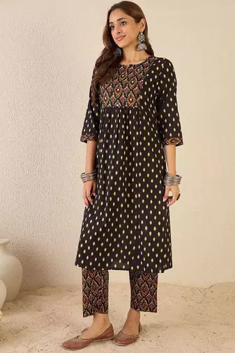 Women Printed Pleated Mirror Work Cotton Kurta with Trousers