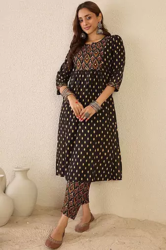 Women Printed Pleated Mirror Work Cotton Kurta with Trousers