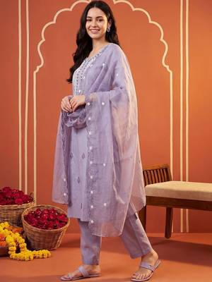 Women Ethnic Motifs Embroidered Thread Work Kurta with Trousers & With Dupatta 4