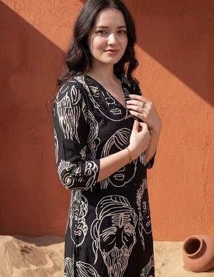 Women Printed Cotton Kurta with Trousers 2
